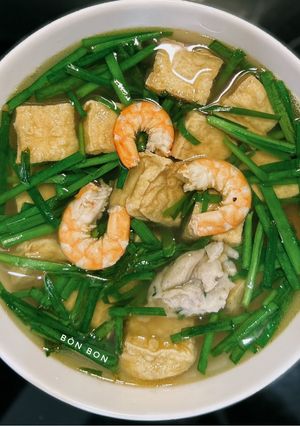 Hình của món Canh Hẹ Đậu Hũ Tôm Tươi.