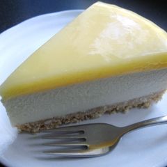 A picture of No-bake Cheesecake with Lemon Curd Topping.