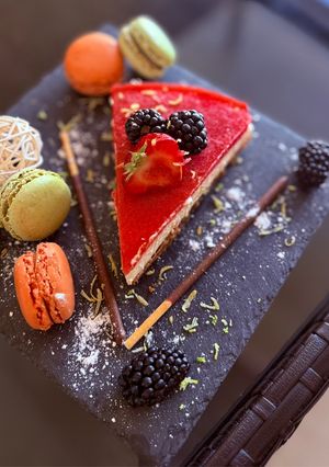Nyári epres mascarpone torta – sütés nélkül, cukormentesen recept fotója