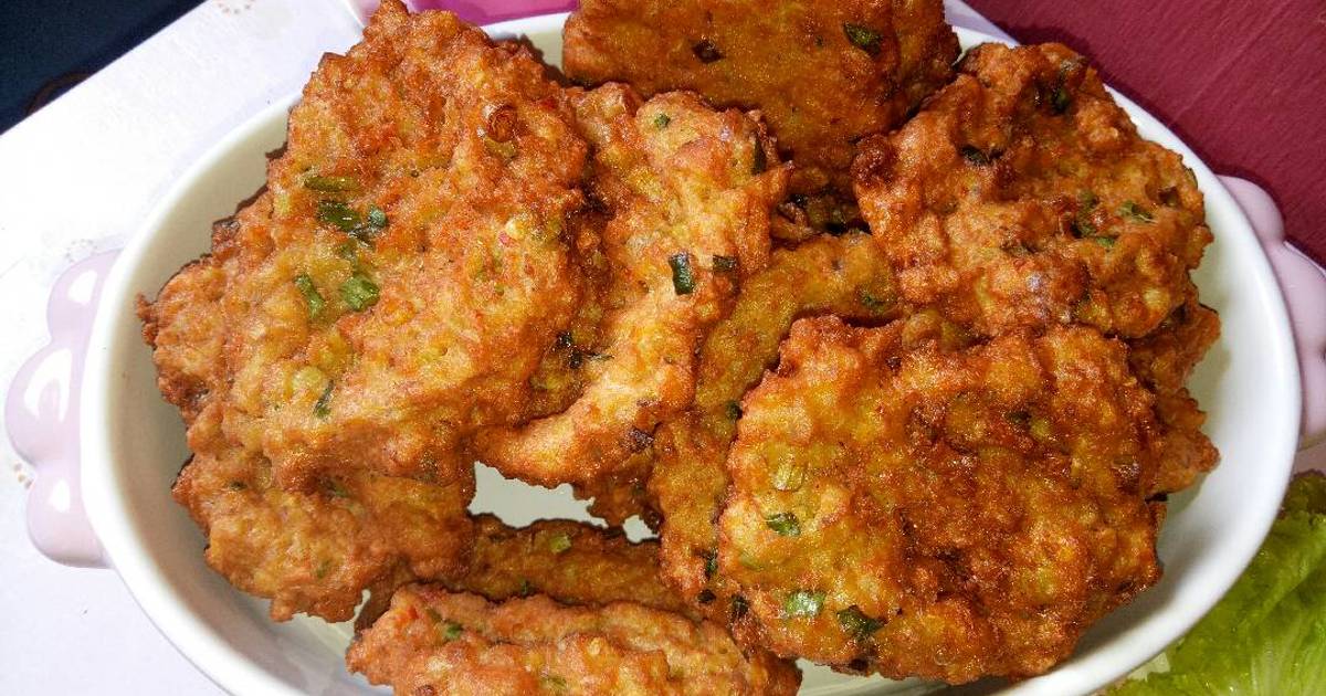 Perkedel Oncom yang renyah di luar dan lembut di dalam, disajikan hangat dengan aroma bumbu yang khas