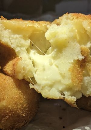 Una foto de Bomba de papa (con puré de papas sobrado)