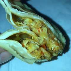 A picture of Cireng isi ayam mercon.