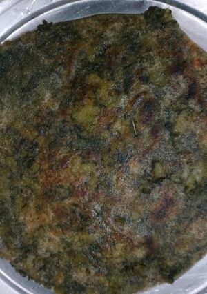 बथुआ का पराठा (Bathua paratha recipe in hindi) रेसिपी मुख्य फोटो