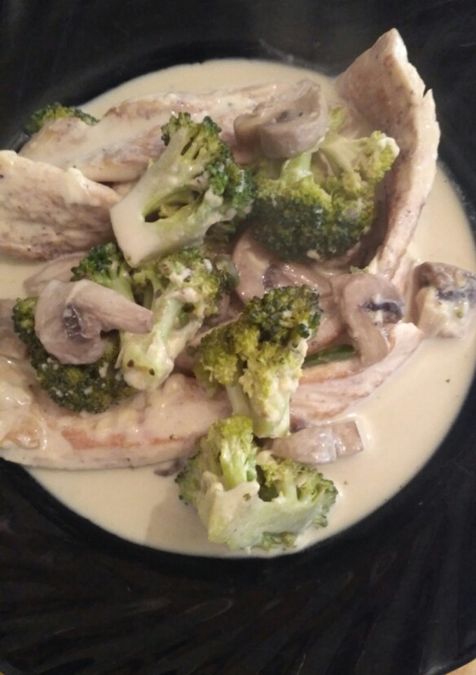 Una foto de Pollo Alfredo a Cuatro Quesos