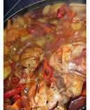 Pollo en Salsa de Tomate con Papas