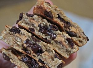 Foto principal de Galletas de avena rellenas de chocolate y crema de cacahuete - Sin azúcar y veganas
