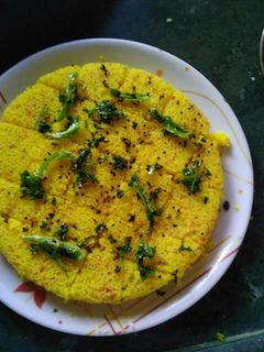 खमन ढोकला (Khaman dhokla recipe in hindi) रेसिपी मुख्य फोटो