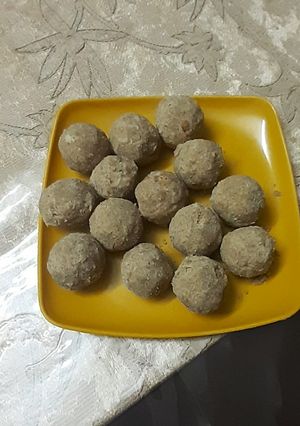 आटे की पंजीरी के लड्डू (Aate ki panjiri ke laddu recipe in hindi) रेसिपी मुख्य फोटो