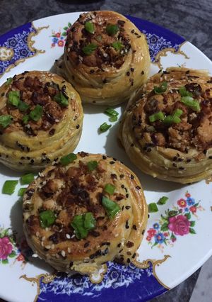 A picture of Crispy buns.