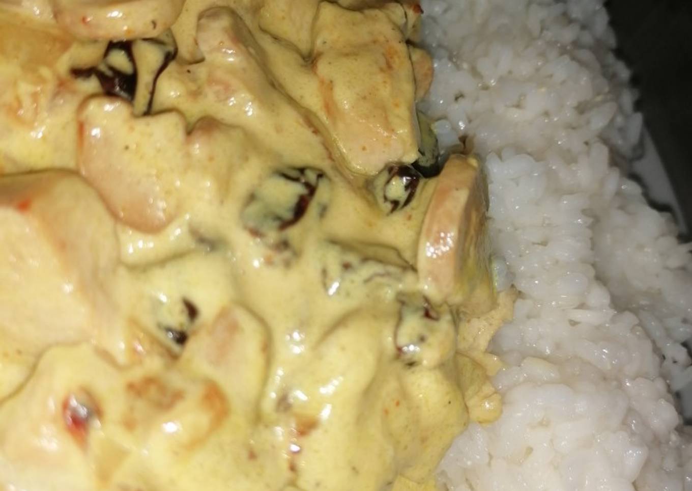 Pollo al curry con pasas