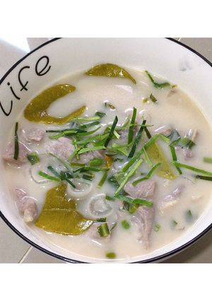 รูปของ หมูแดดเดียวต้มกะทิ
