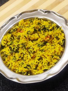 पालक पुलाव (palak pulao recipe in Hindi) रेसिपी मुख्य फोटो