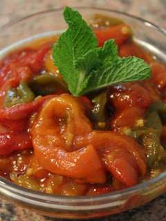 Una foto de Ensalada de pimientos sefardí (Ensalada taiba)