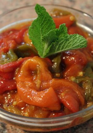 Una foto de Ensalada de pimientos sefardí (Ensalada taiba)