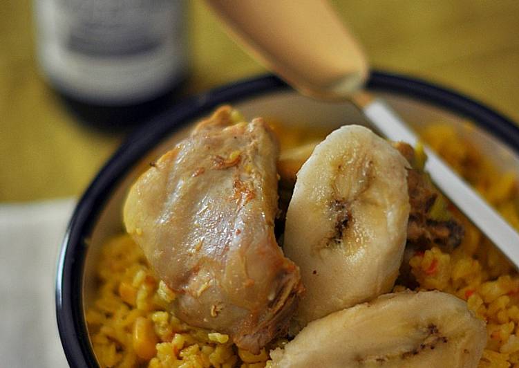 Arroz amarillo con pollo (receta cubana)