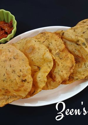 A picture of Kasuri Methi Pooris.