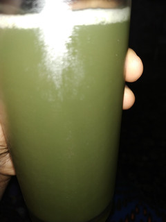 A picture of Cocumber and mint leave drink.
