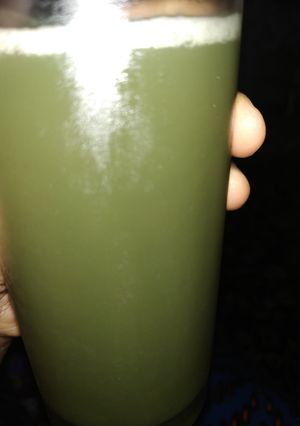 A picture of Cocumber and mint leave drink.