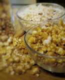Caramel popcorn with cashews