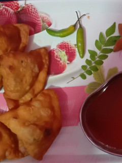 समोसा (samosa recipe in Hindi) रेसिपी मुख्य फोटो