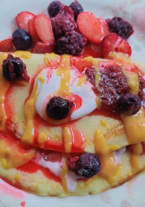 A picture of Berry Bliss pan crepe.