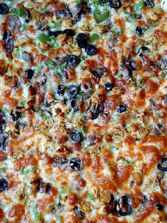 صورة لوصفة 🍕 بيتزا 🍕 بالدجاج والفطر 🍄