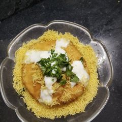 A picture of Khasta kachori.