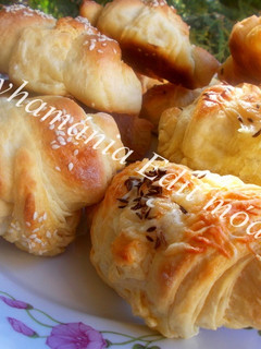 Szilvalekváros és sajtos croissant recept fotója
