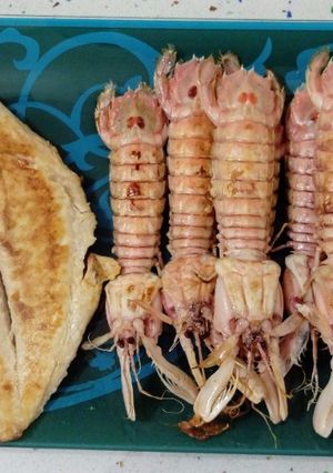 Una foto de Palometa y galeras a la plancha
