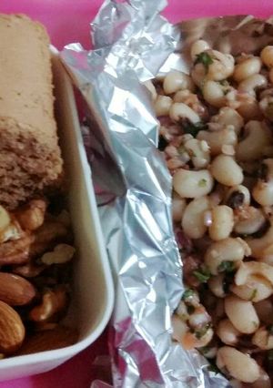 A picture of Sprouts chat with dry fruits.