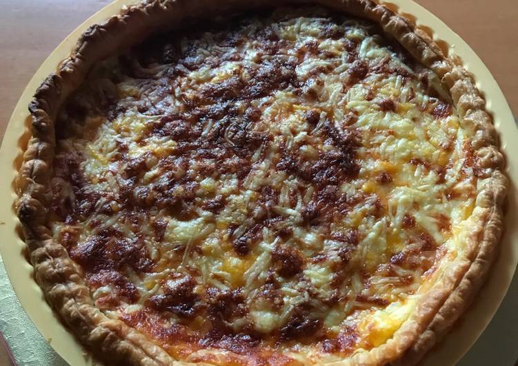 Quiche de pollo y cebolla caramelizada