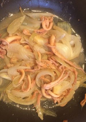 Hình của món Râu mực xào hành tây.