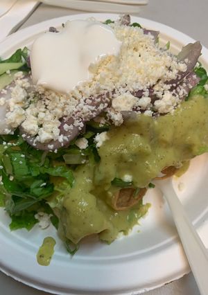 Una foto de Tacos al horno de pollo y coliflor