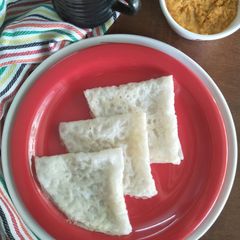 A picture of Poale (neer dosa).