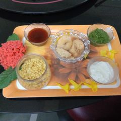 A picture of Dahi bade.