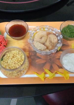 A picture of Dahi bade.