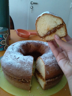 Una foto de Torta de vainilla rellena de dulce de leche