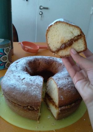 Una foto de Torta de vainilla rellena de dulce de leche