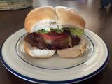 Hamburguesas riquísimas con cebolla caramelizada al whisky
