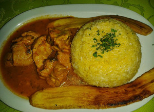 Una foto de Seco de pollo facil y muy  rapido