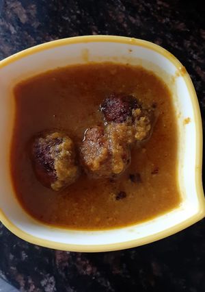 A picture of Gobi ke kofta curry.