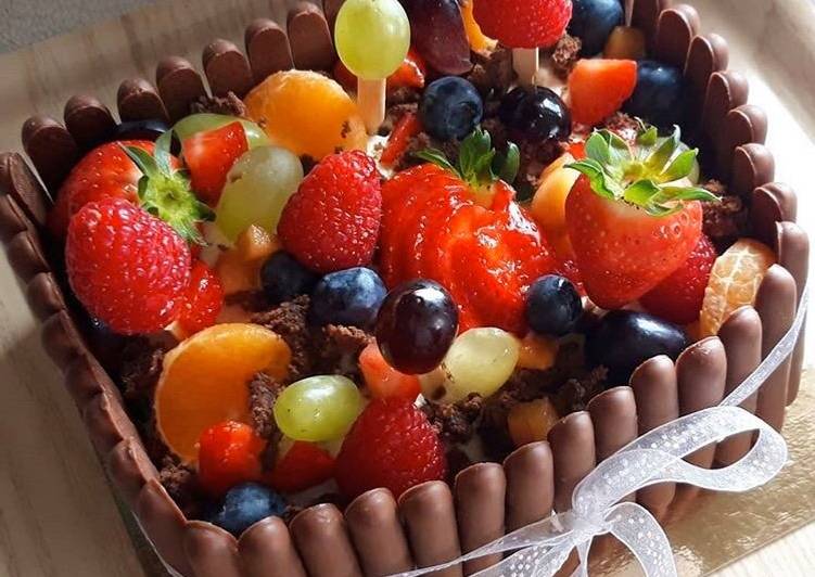 Génoise chocolat ganache et fruits