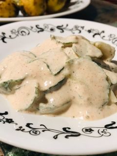 Tejfölös uborka saláta recept fotója