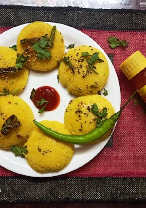 A picture of Moong dal idli.
