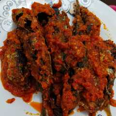 A picture of Ikan Dencis Sambal.