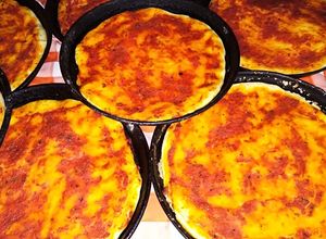 Una foto de Pizza con soda!!!