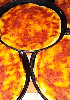Una foto de Pizza con soda!!!