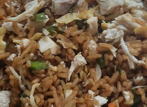 Una foto de Arroz con pollito