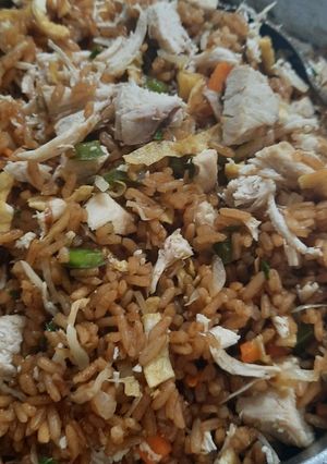 Una foto de Arroz con pollito