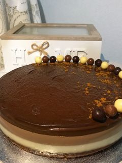Una foto de Tarta 3 chocolates🍫